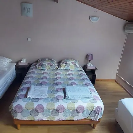 Holiday home Maison Cosy Avec Jardin - Paris - 4 Pers - *